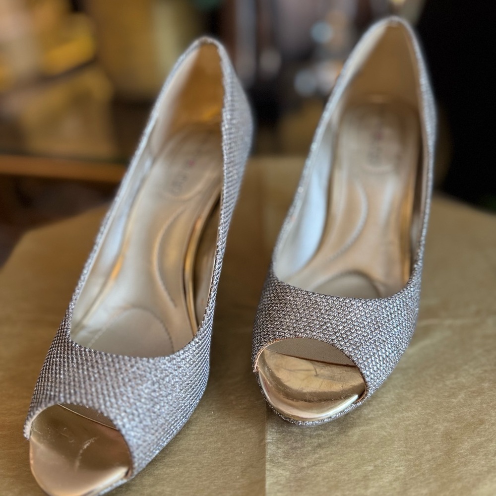Bandolino Elegant Silver Peep-Toe Heels